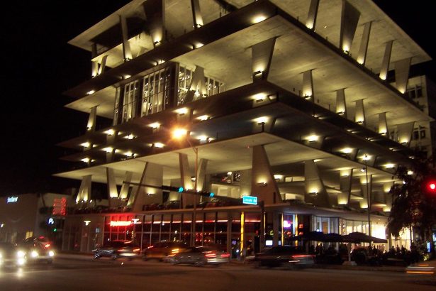 An example image - Public Parking Lincoln Road_re